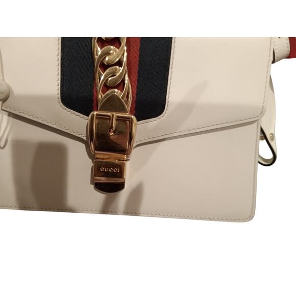 GUCCI SYLVIE LEATHER BAG. - Picture 4 of 9